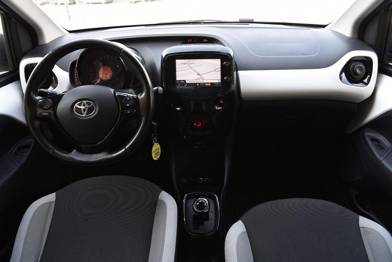 Toyota Aygo 1.0 x-play m-mt 51 Kw 69 cv