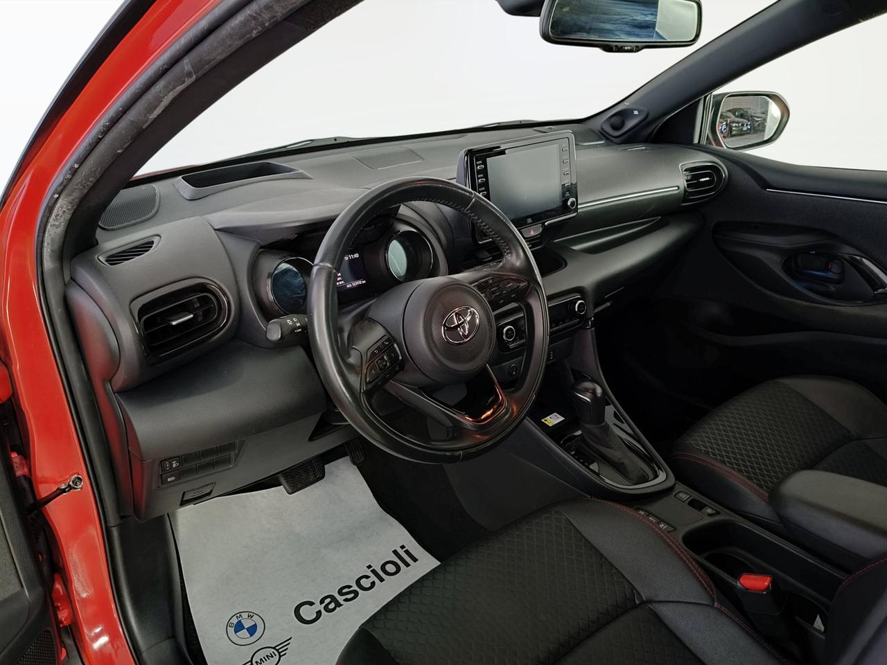 TOYOTA Yaris IV 2020 - Yaris 1.5h Premiere