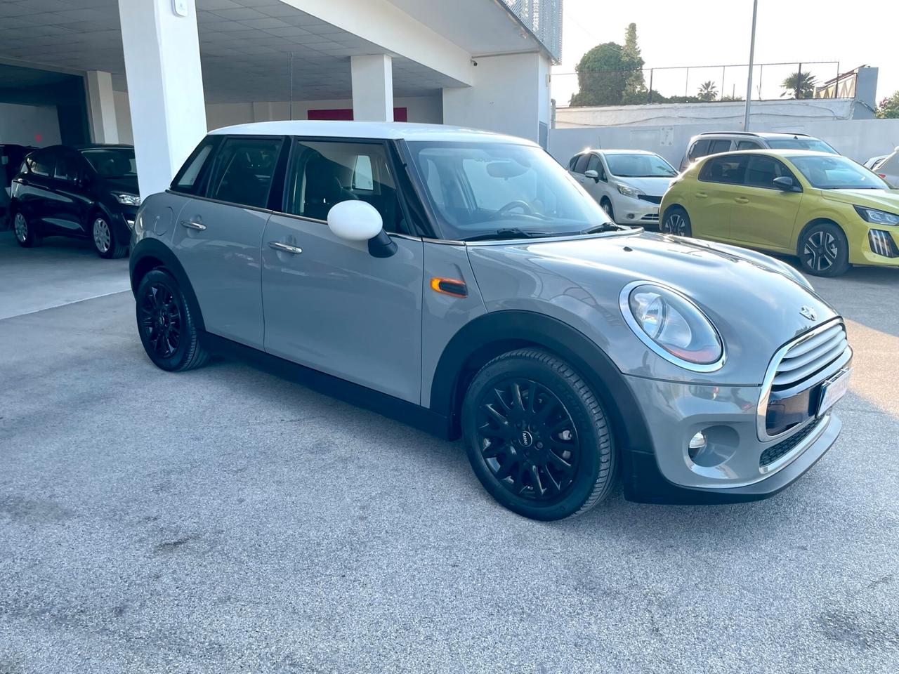 Mini Cooper D 1.5 116cv Business Auto