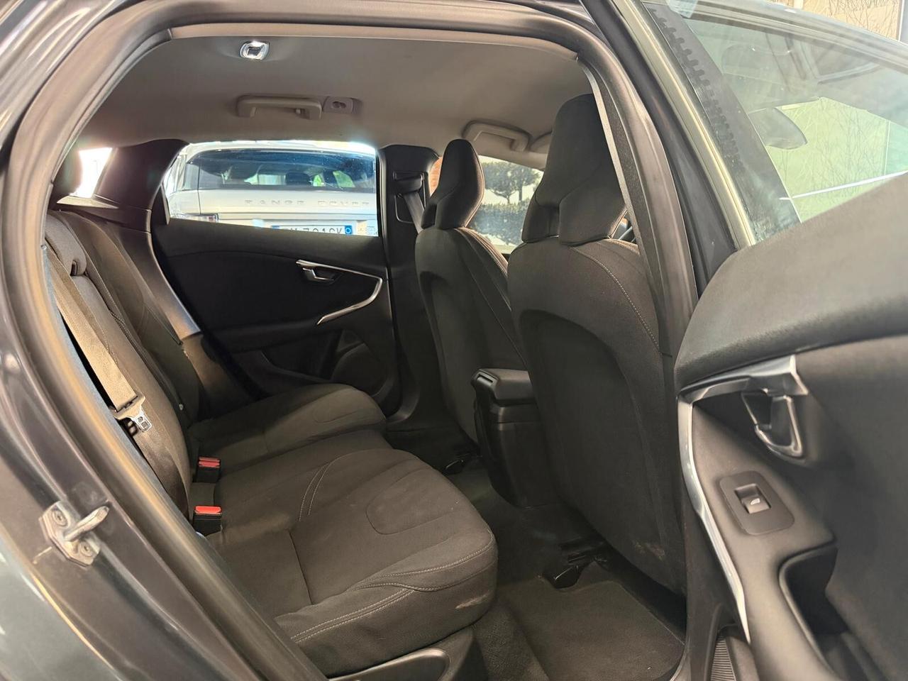 Volvo V40 D2 1.6 Summum