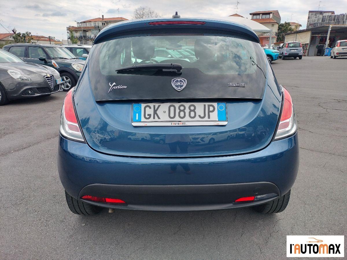 LANCIA - Ypsilon 1.0 firefly hybrid Silver s&s 70cv