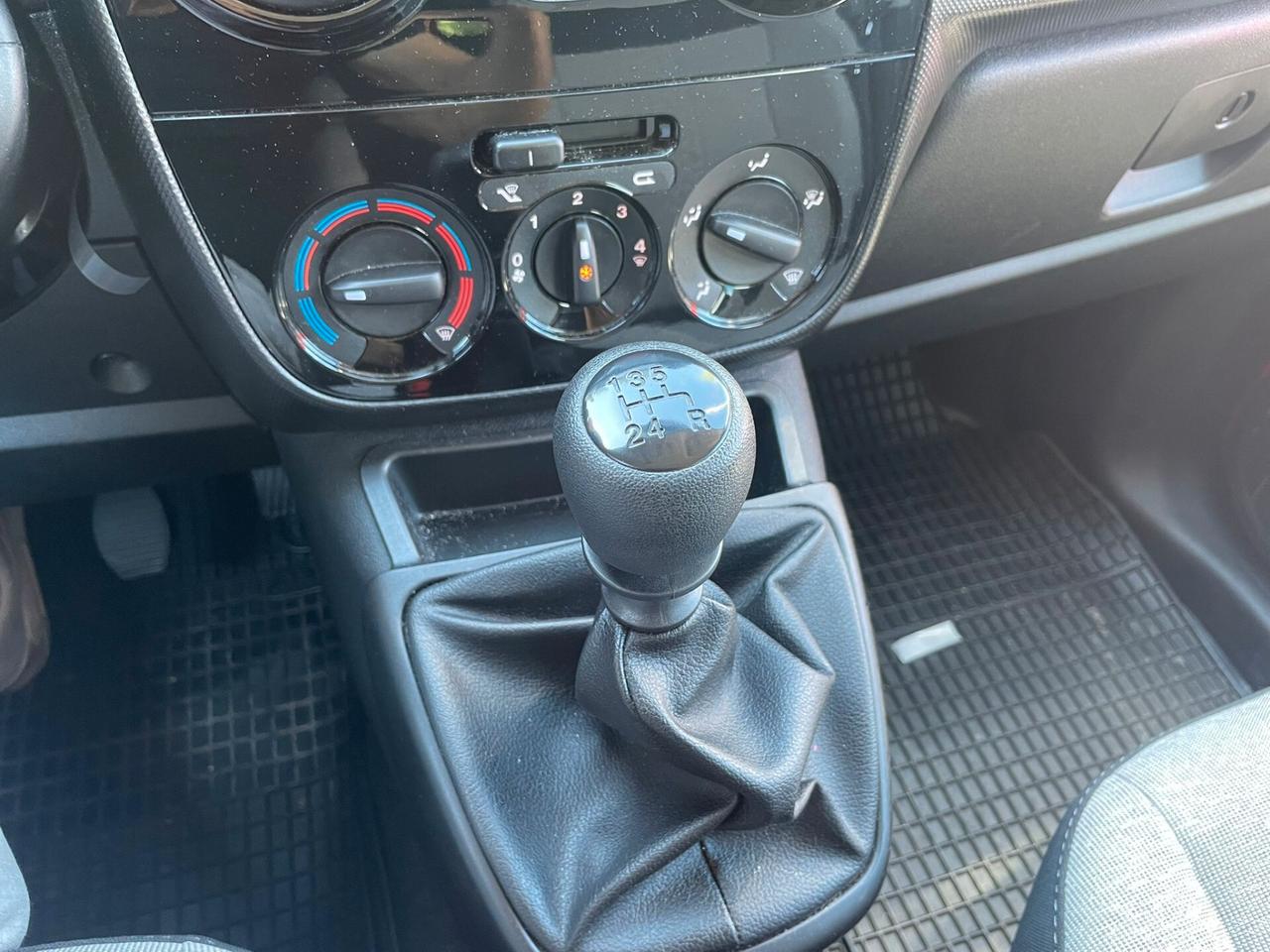 Fiat Qubo 1.4 8V 77 CV Lounge SOLI 17400 KM