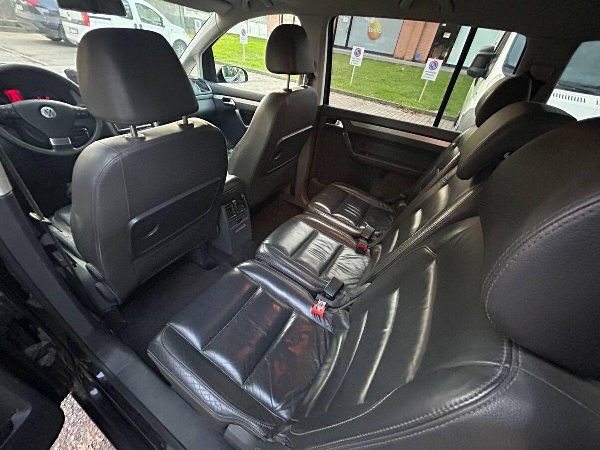 Volkswagen Touran 2.0 tdi Highline 170cv dsg dpf