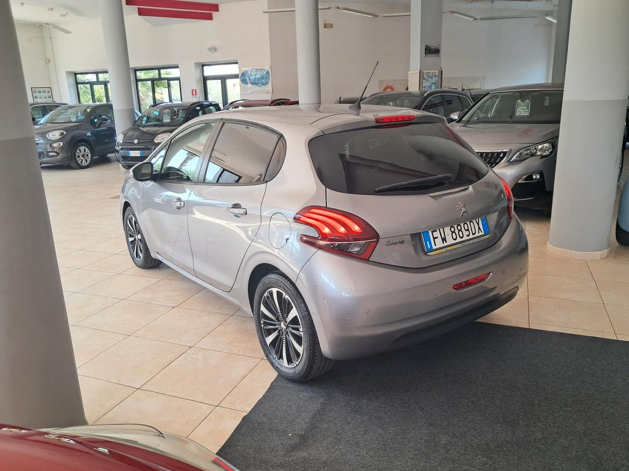Peugeot 208 PureTech 82 Stop&Start 5 porte Signature