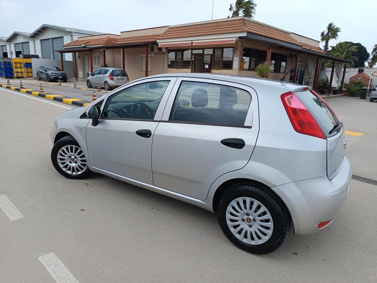Fiat Punto 1.3 MJT II S&S 95 CV 5 porte Street