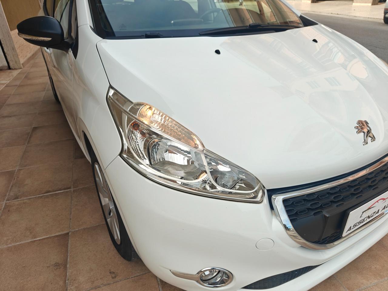 Peugeot 208 1.2 VTi Active Ok neop