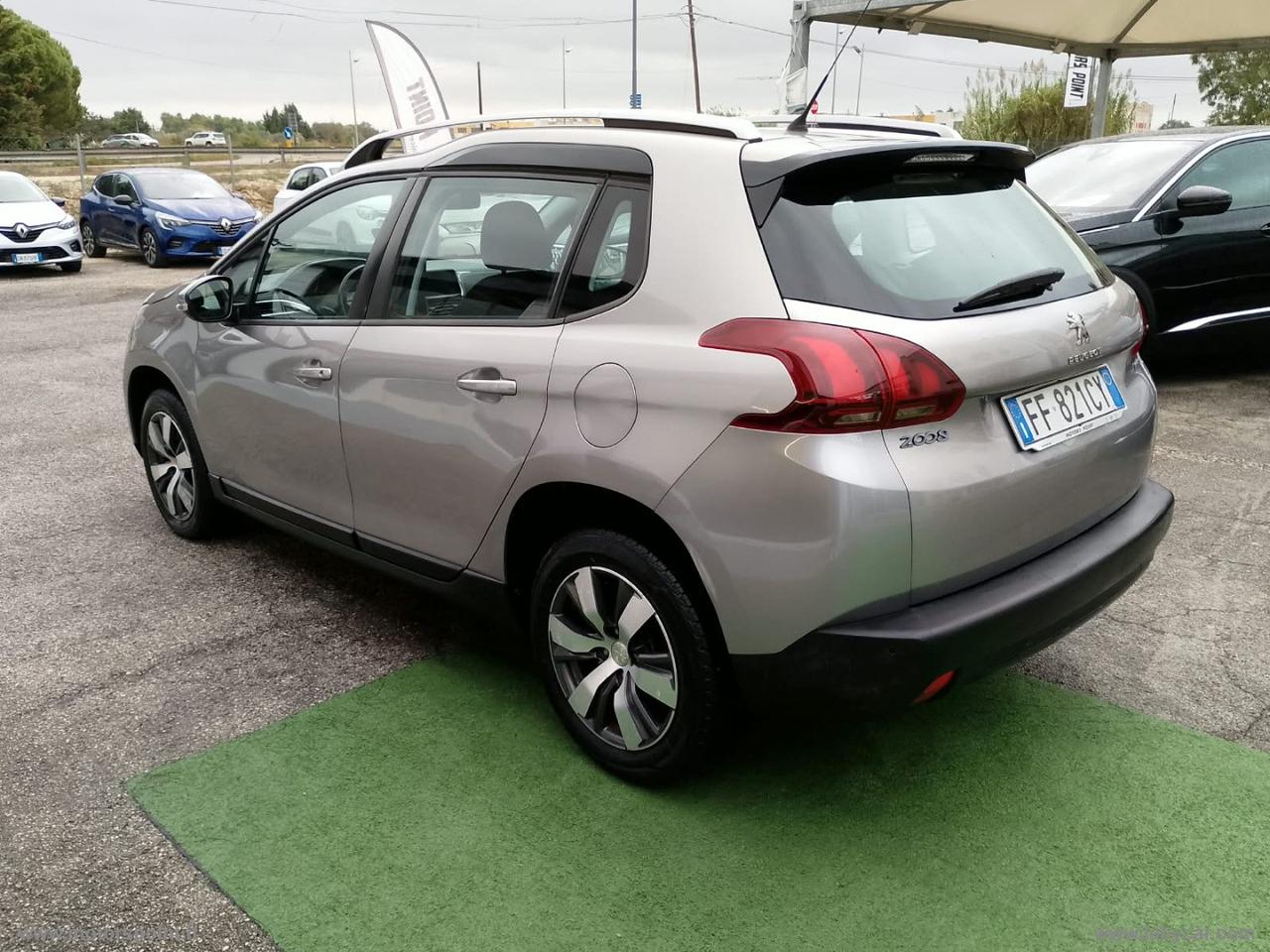 PEUGEOT 2008 BlueHDi 100 S&S Allure