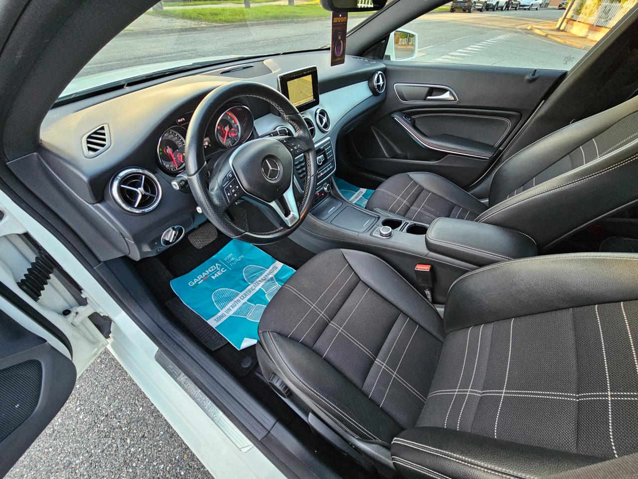 Mercedes-benz CLA 200 Berlina automatico