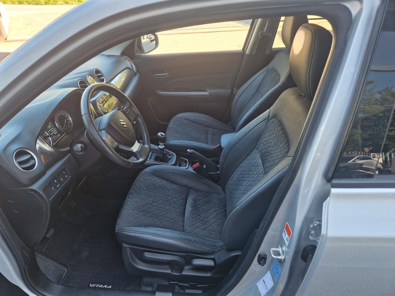 Suzuki Vitara 1.4 Hybrid Top