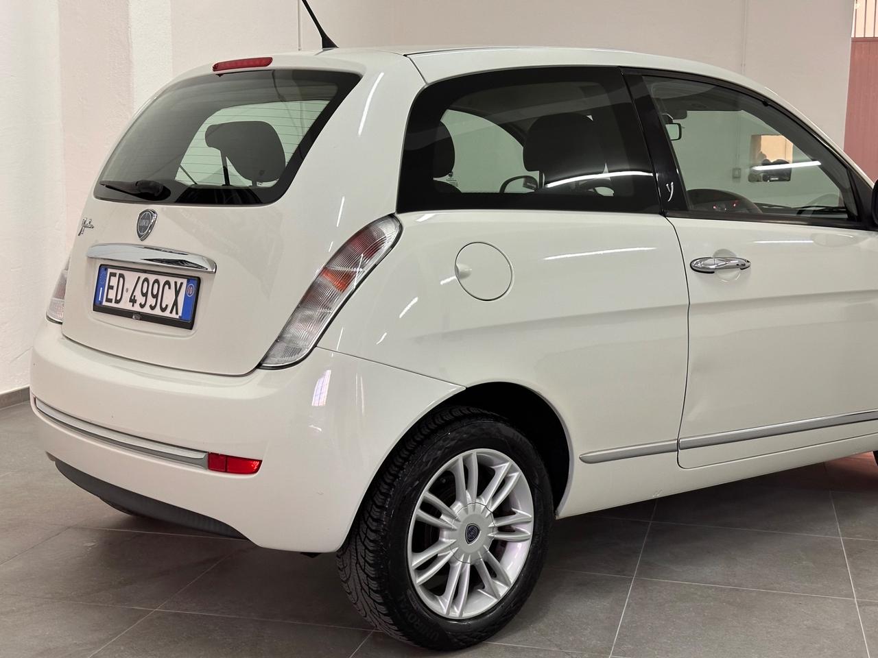 Lancia Ypsilon 1.2 Platino