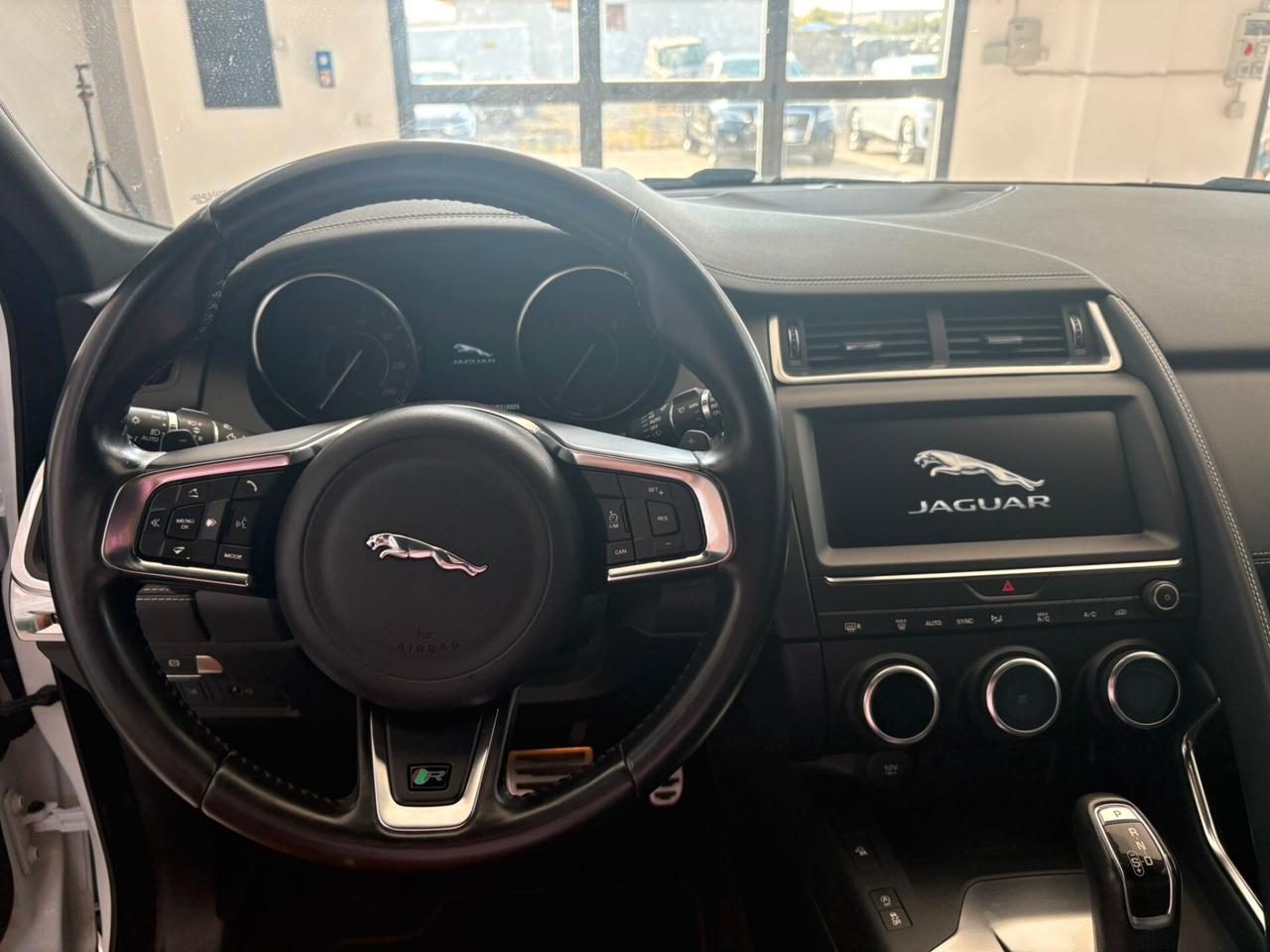 Jaguar E-Pace 2.0D 180 CV AWD aut. R-Dynamic
