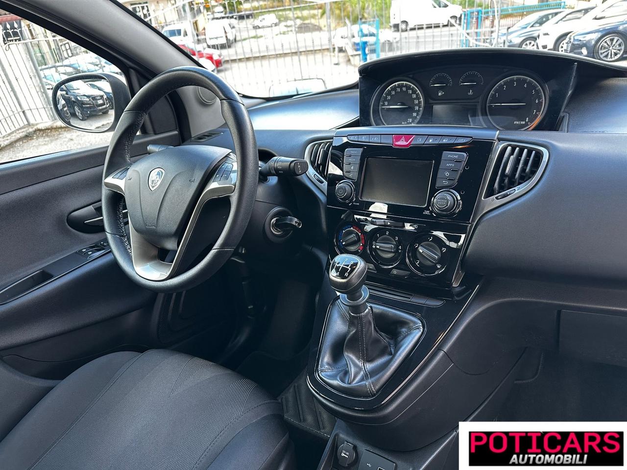Lancia Ypsilon 1.2 69 CV 5 porte GPL Ecochic Gold