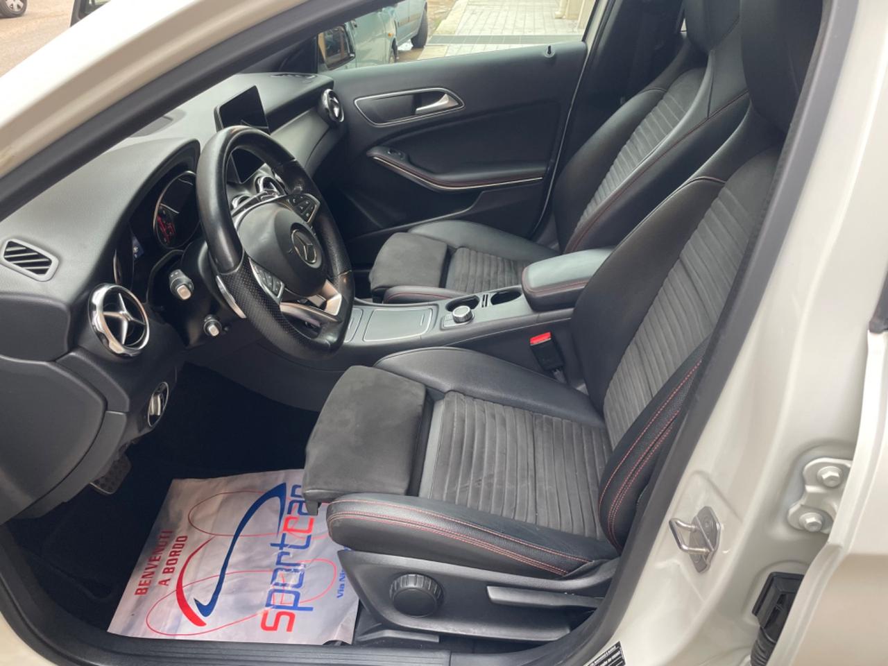 Mercedes-benz GLA 200 d 136CV AUT. PREMIUM AMG NIGHT PACKET TETTO LED NAVY 19