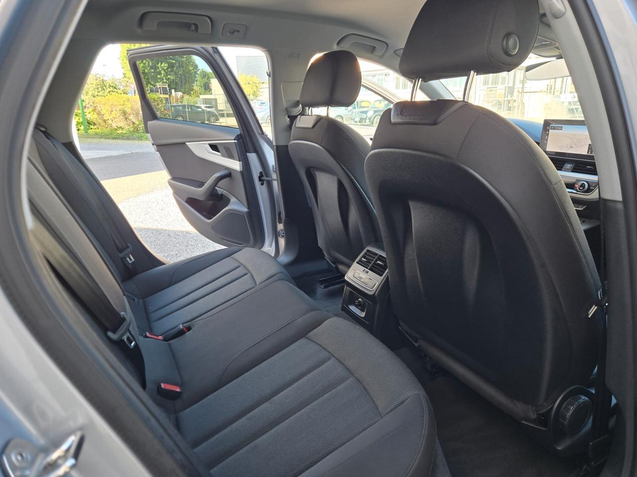 Audi A4 AVANT 2.0 TDI BUSINESS CON + ACCESSORI