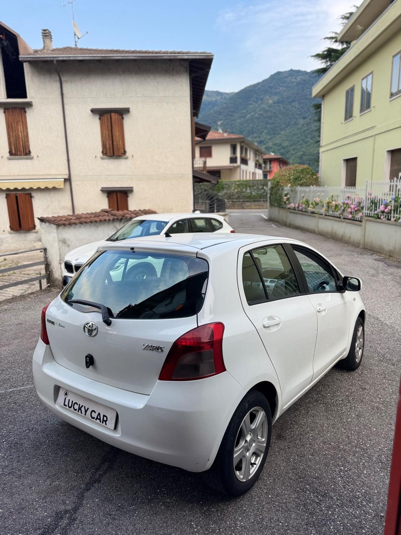 Toyota Yaris 1.0 5 porte