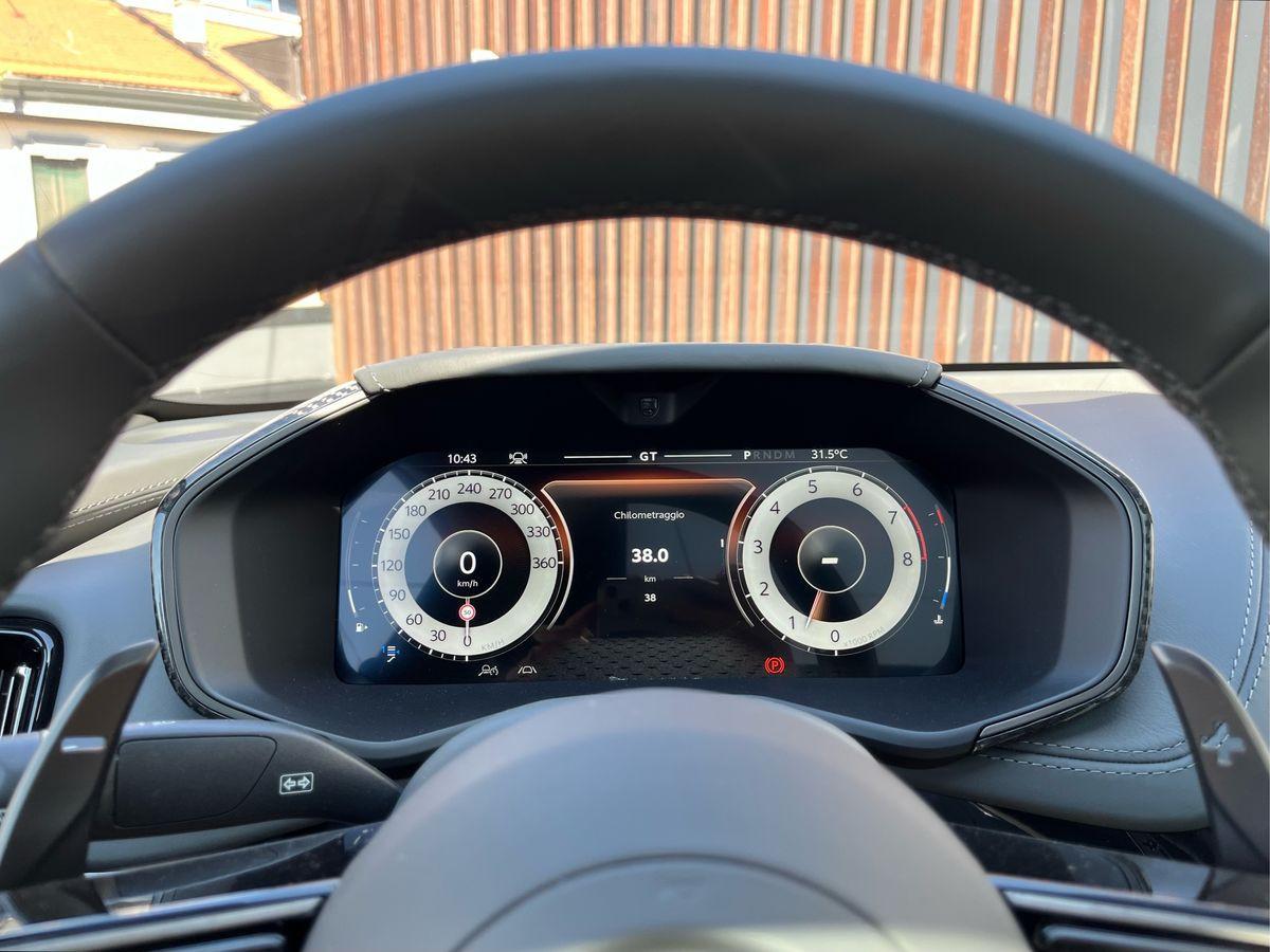 ASTON MARTIN DBX707 4.0