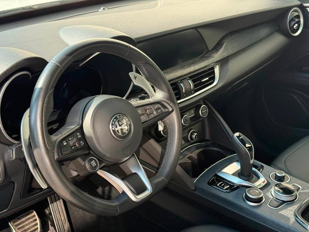 Alfa Romeo Stelvio 2.2 t Sprint Q4 210cv auto