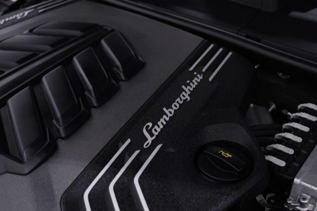 LAMBORGHINI Urus 4.0 650cv Graphite Capsule