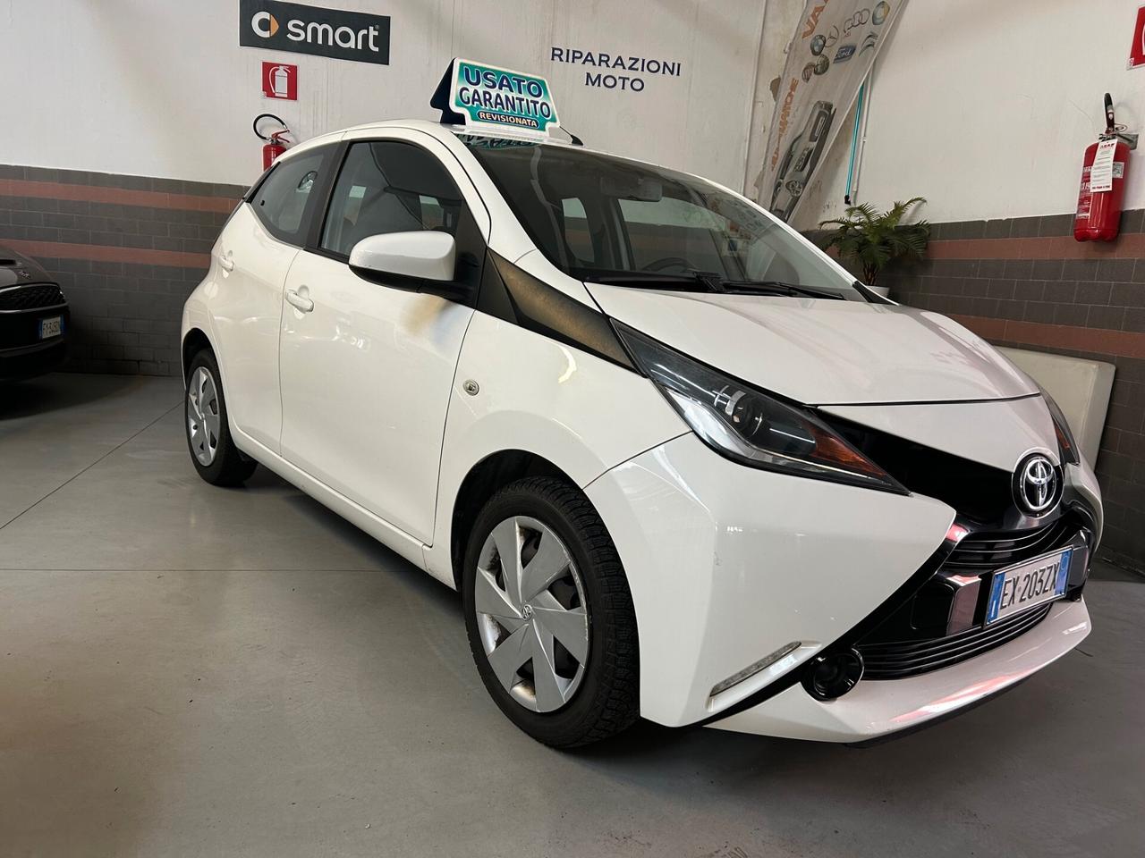 Toyota Aygo 1.0 VVT-i 69 CV 5 porte x-cool
