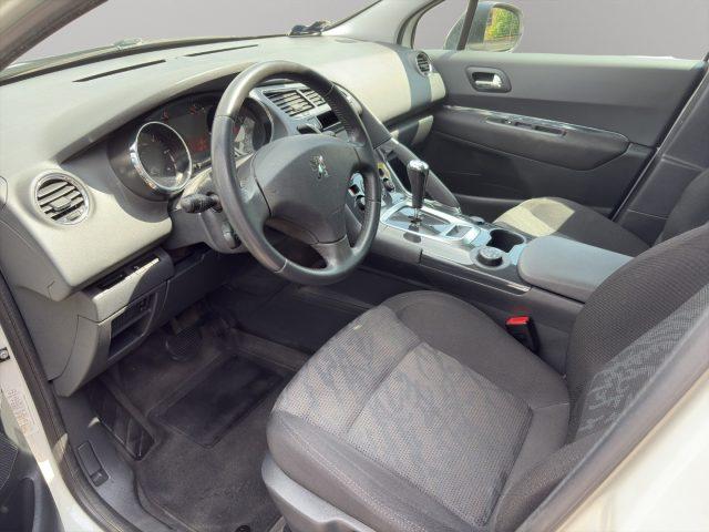 PEUGEOT 3008 1.6 HDi 112CV cambio robotizzato Tecno