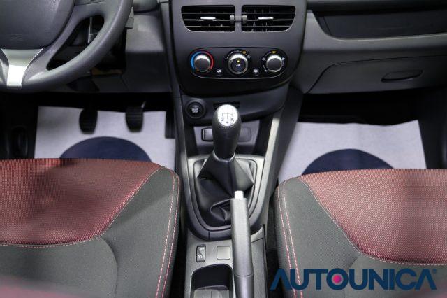 RENAULT Clio 1.2 75 CV 5 PORTE LIFE NEOPATENTATI