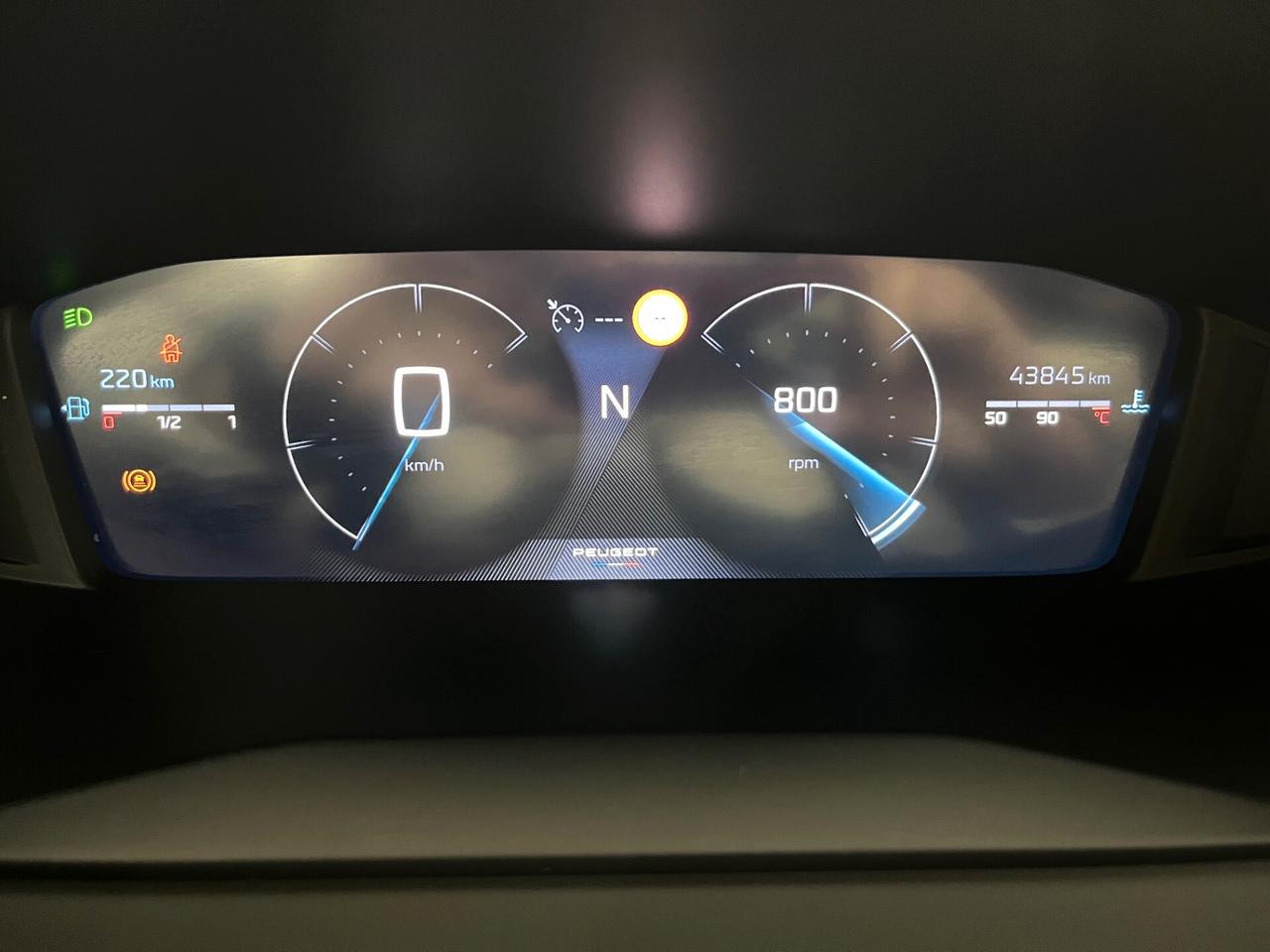 Peugeot 2008 BlueHDi 130 S&S EAT8 Allure