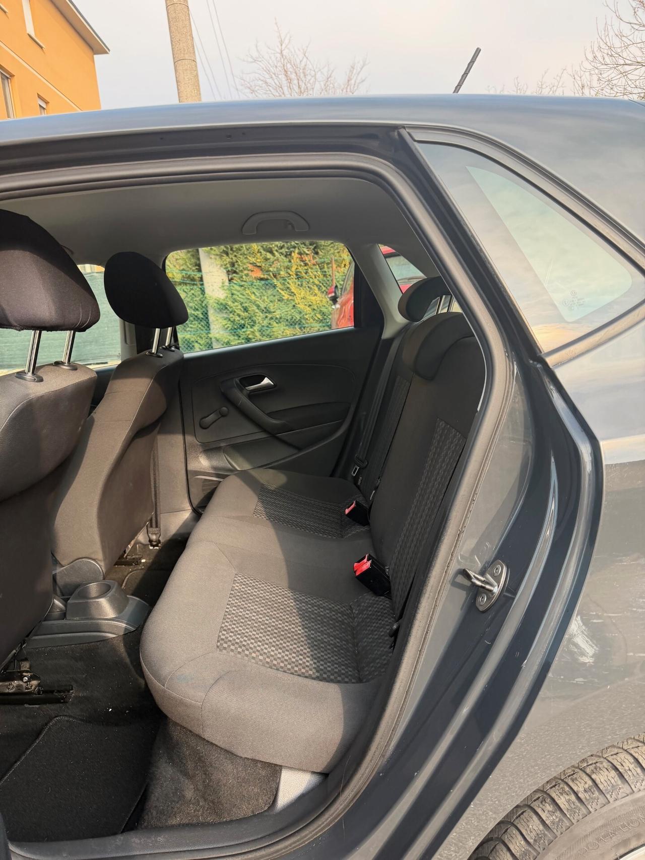 Volkswagen Polo 1.0 - NEOPATENTATI - 12 MESI DI GARANZIA -