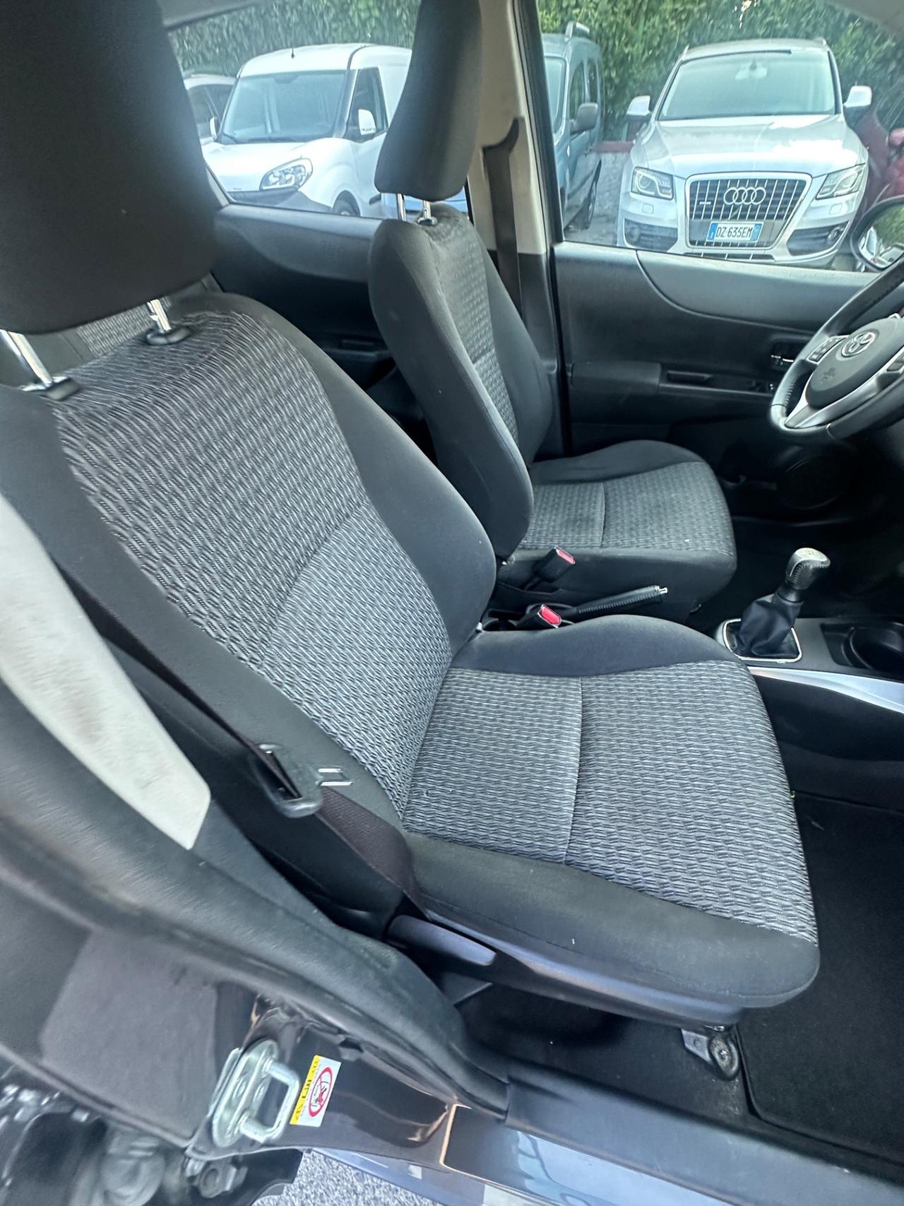 Toyota Yaris 1.0 5 porte Lounge