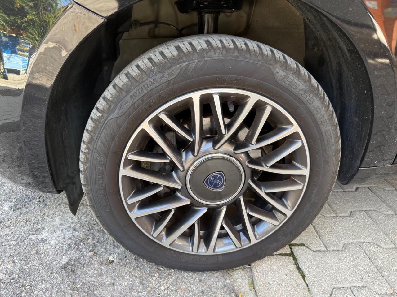 Lancia Ypsilon 1.0 FireFly S&S Hybrid Ecochic Gold