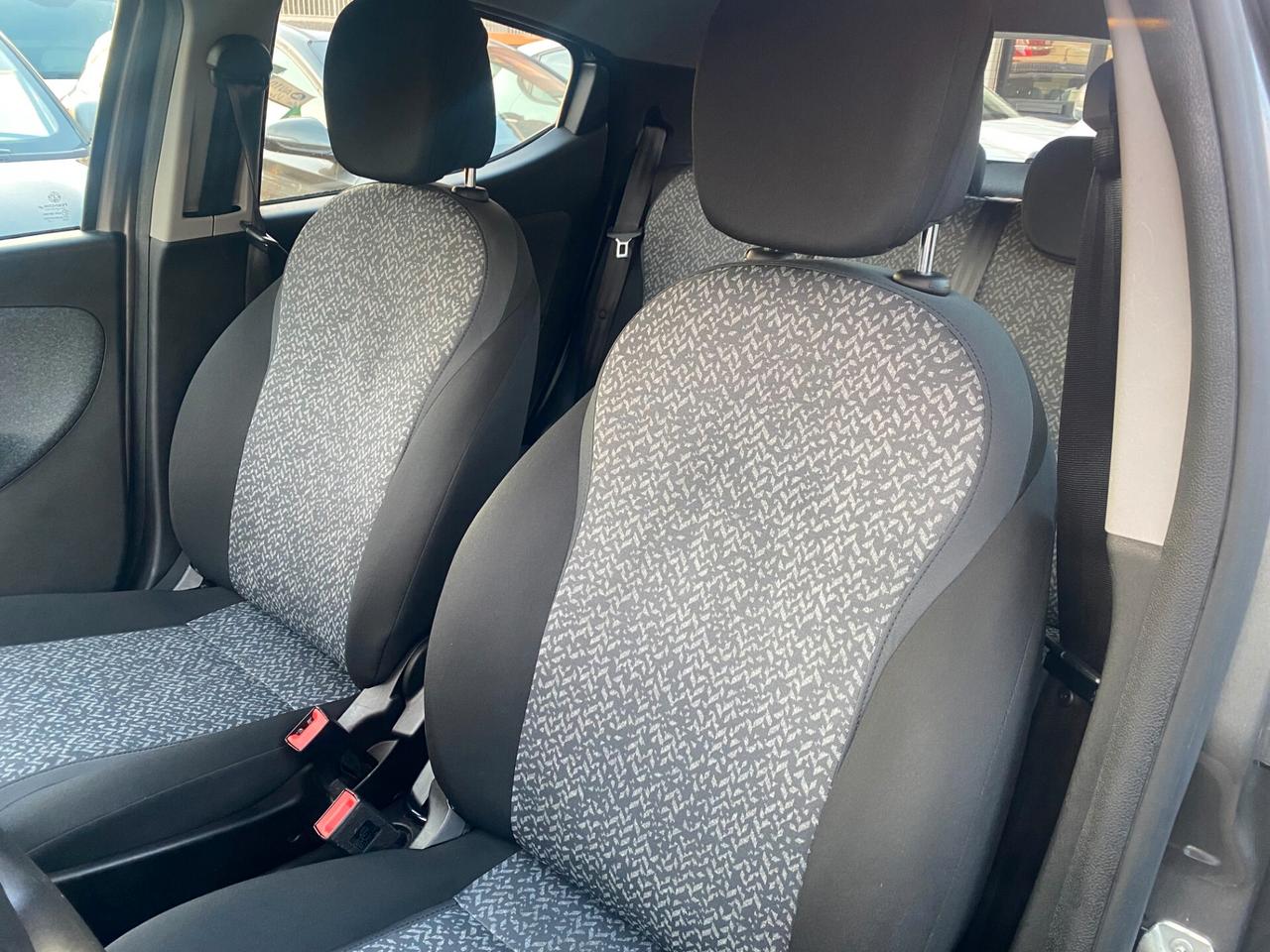LANCIA Ypsilon 1.0 hybrid 70Cv 5posti SILVER