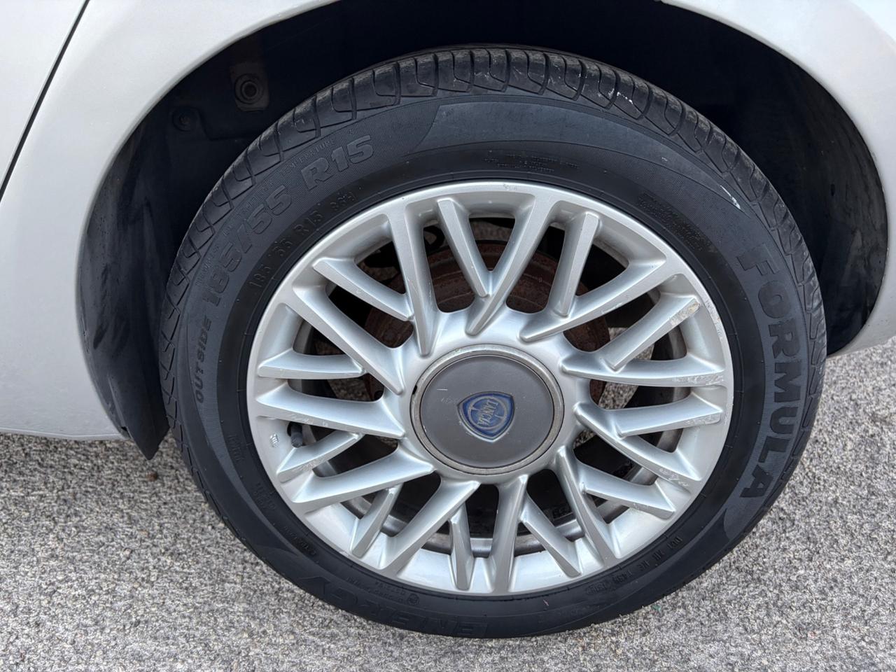 Lancia Ypsilon 1.2 Benz ideale per neopatentati