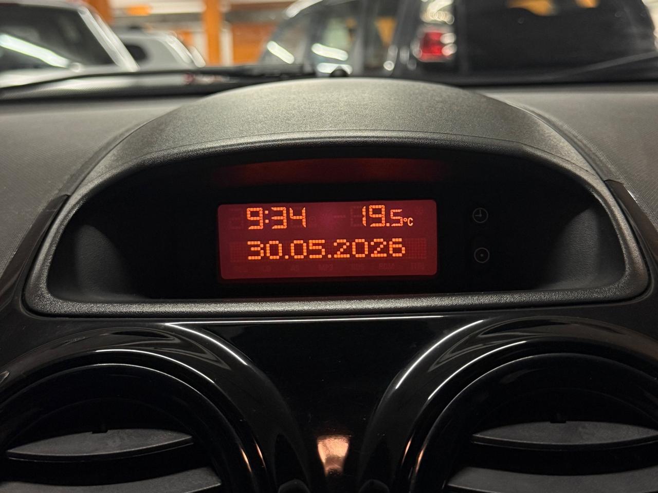 SPETTACOLARE OPEL CORSA 111 ANNIVERSARIO CON 72.498 KM