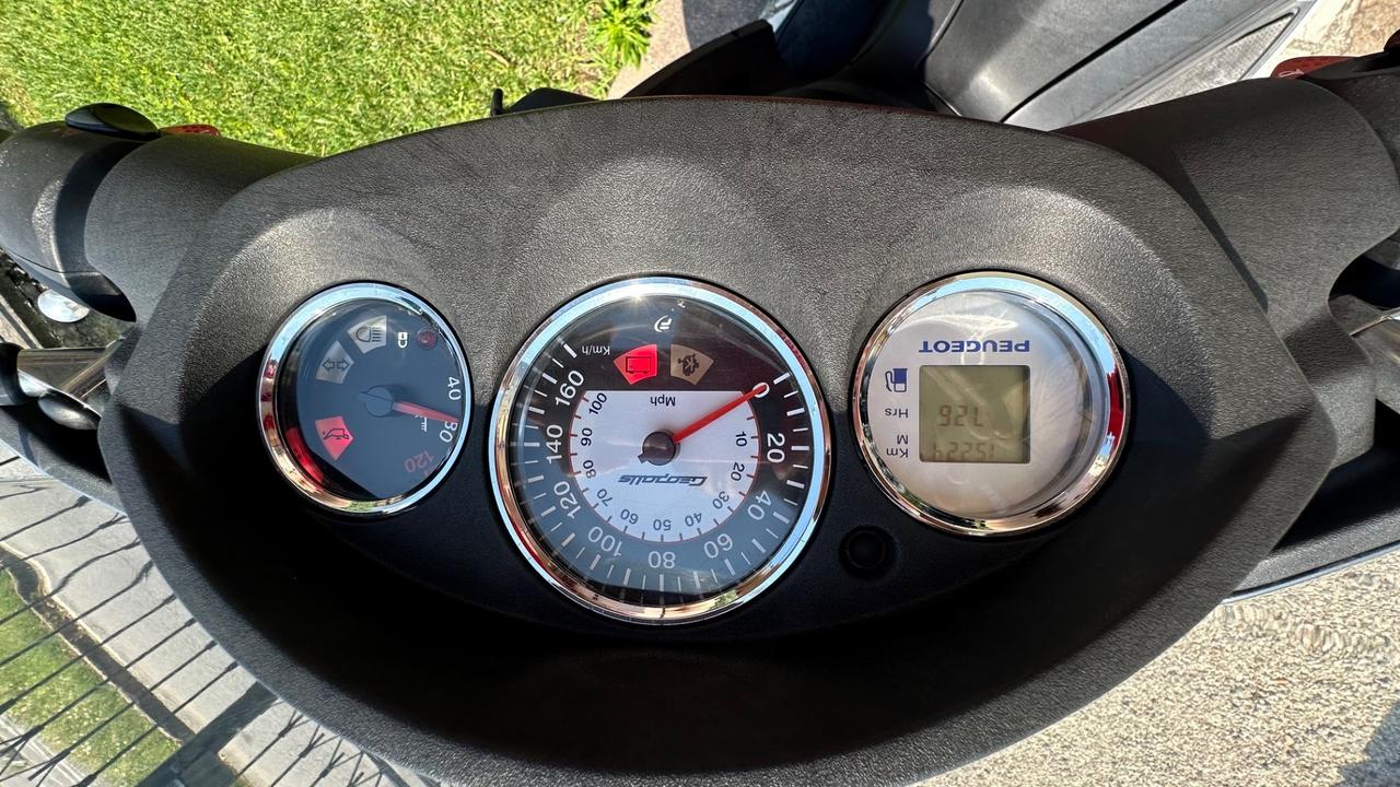 Peugeot Geopolis 250