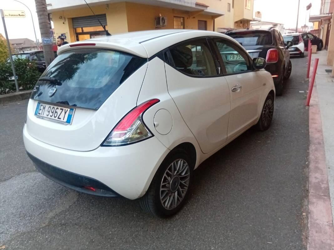 Lancia Ypsilon 1.3 mjt Silver s&s 95cv