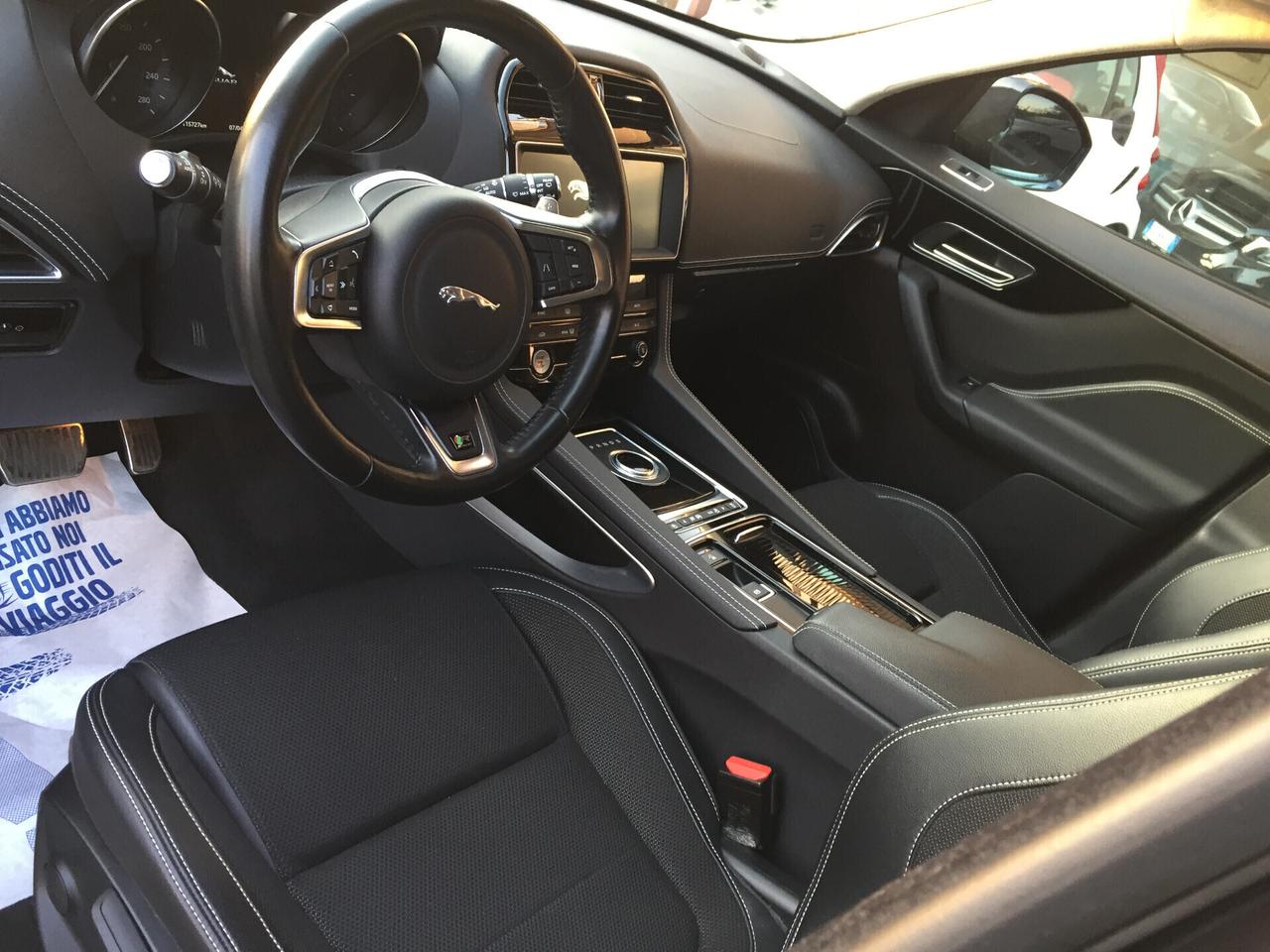 Jaguar F-Pace 2.0 D 180 CV AWD R-Sport