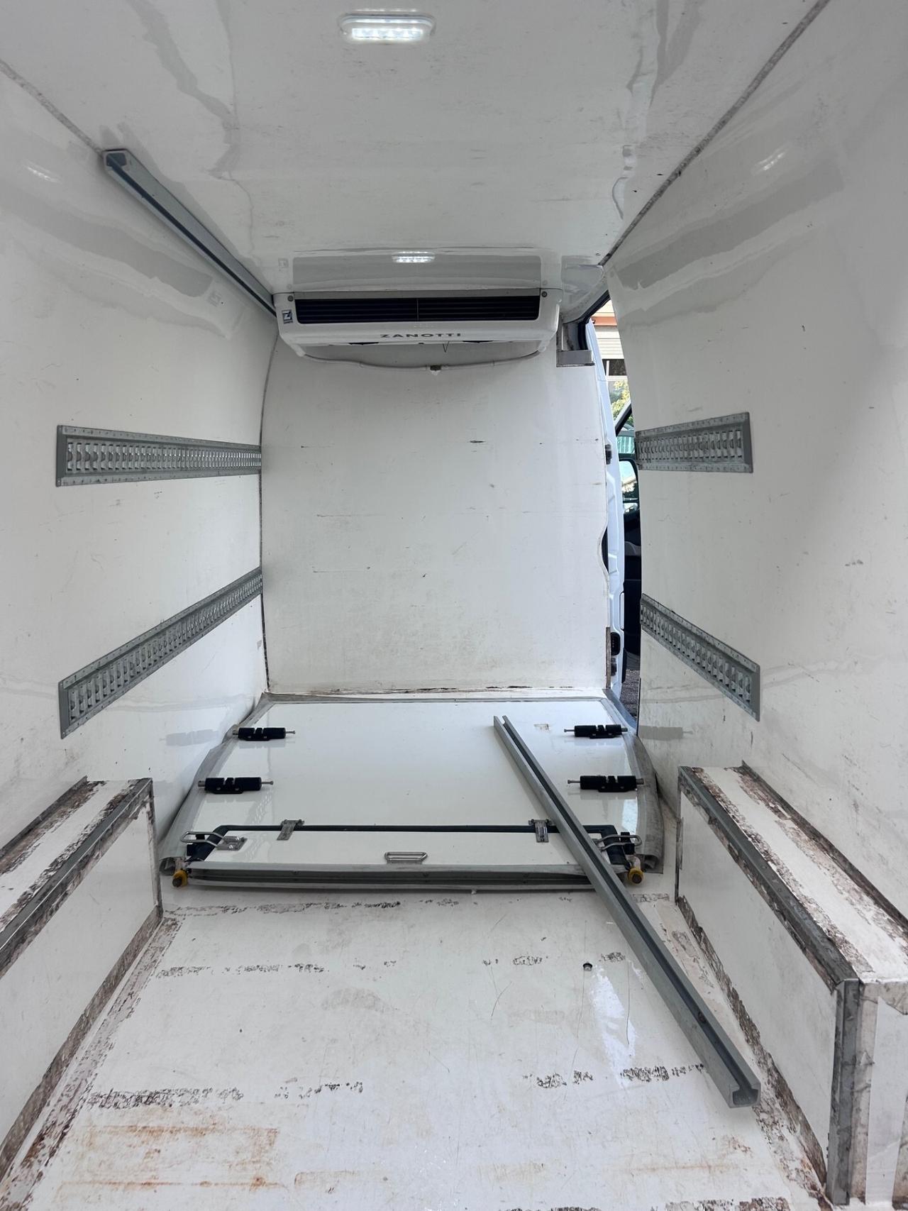 Renault Master T35 2.3 dCi/125 TP PL-SL-TM-RG Furg