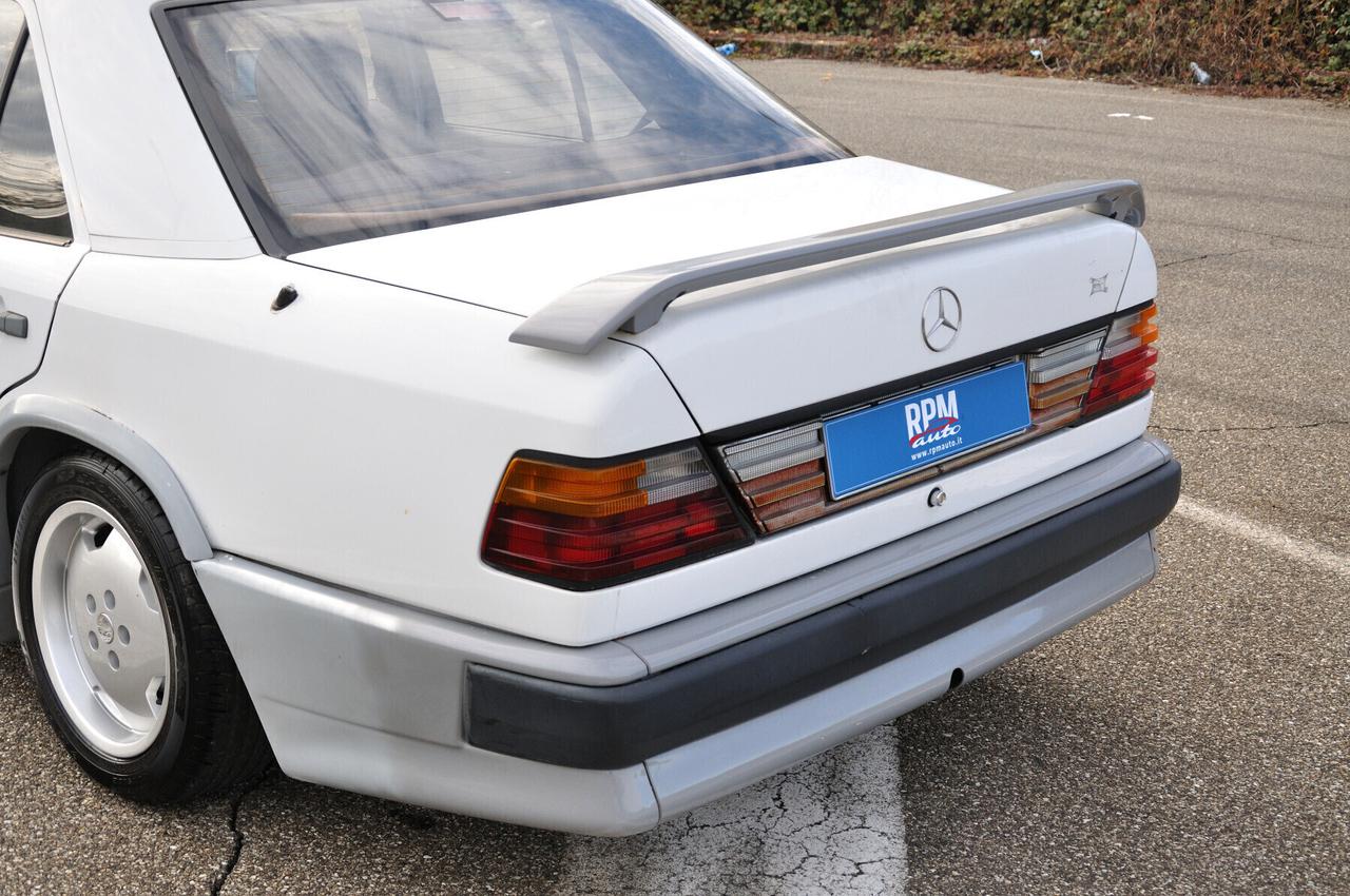 Mercedes-benz 250 W124D (AMG look body kit)