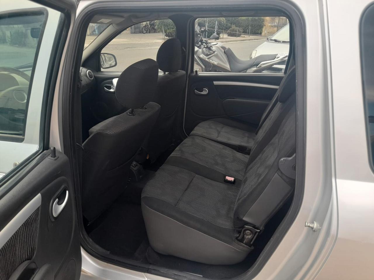 Dacia Logan 1.6cc gpl 12 mesi garanzia-2009
