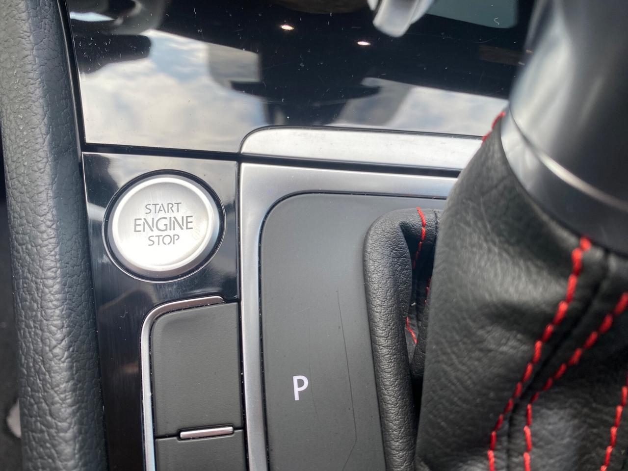 Volkswagen Golf GTI Performance 2.0 230 CV TETTO HONEY COMB KEY LESS