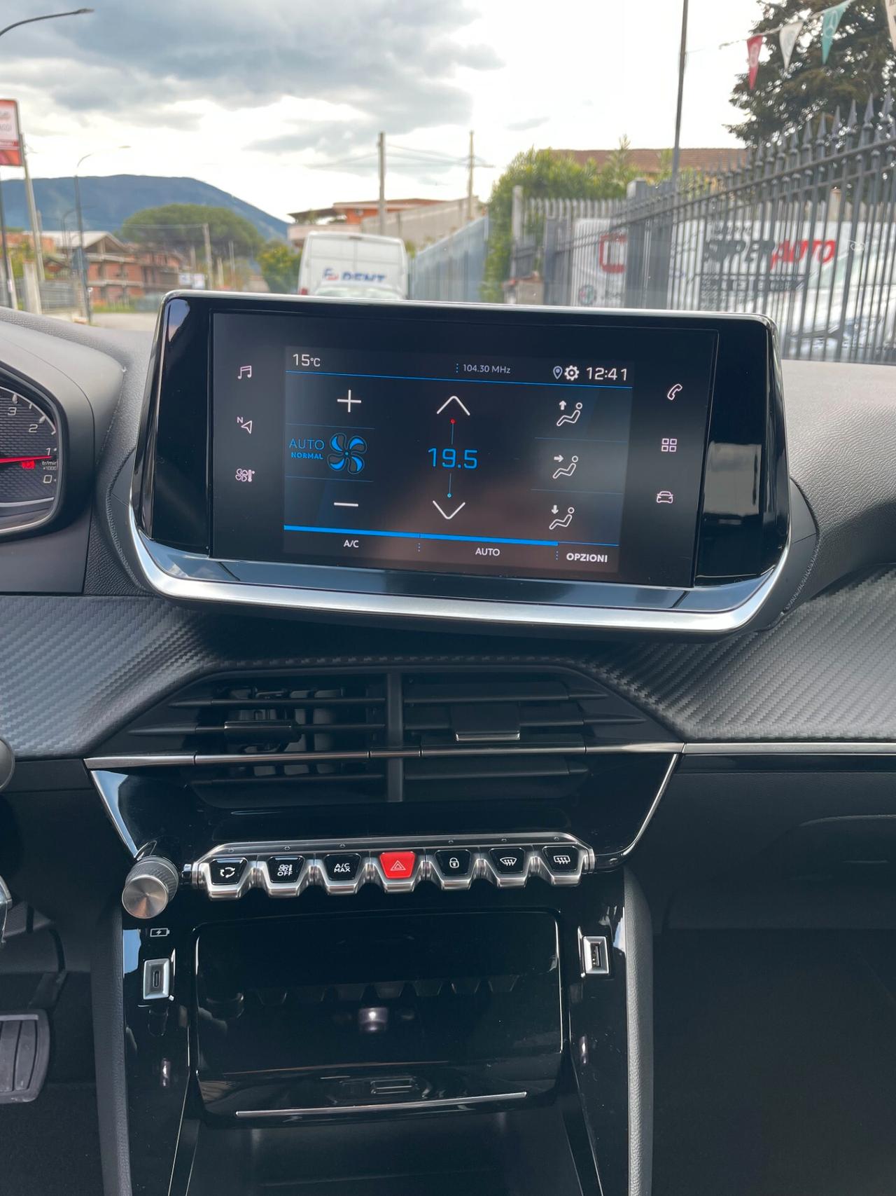 PEUGEOT 2008 BlueHDi 130 S&S EAT8 ALLURE