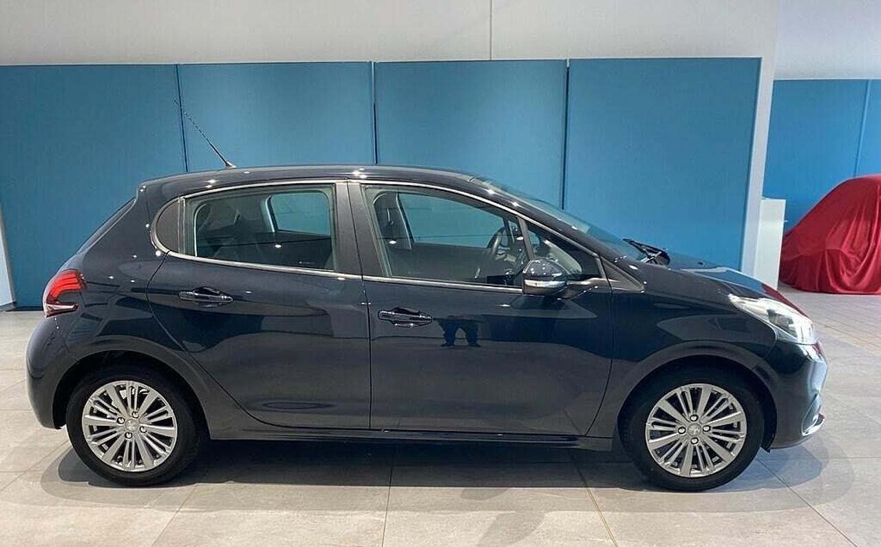 Peugeot 208 1.2 benzina km 70000 con garanzia