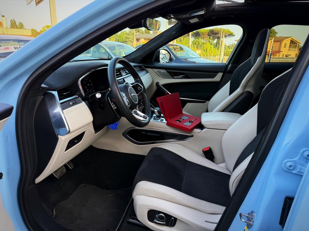 Jaguar F-Pace 5.0 V8 550 CV AWD aut. SVR Extra Full Garanzia 24 Mesi 24.000 km