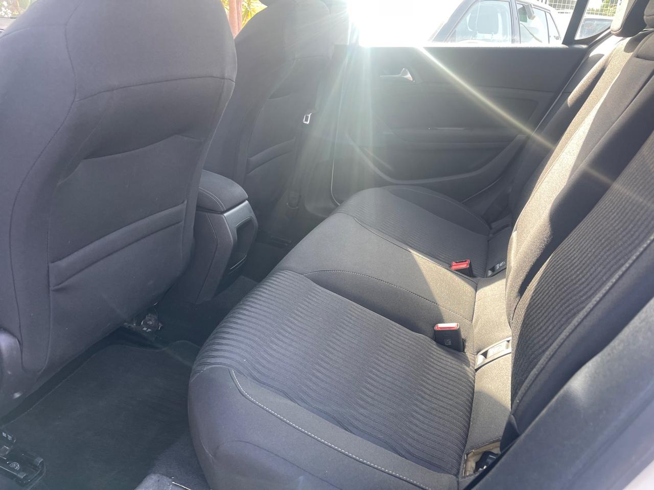 Peugeot 308 BlueHDi 120 S&S Business