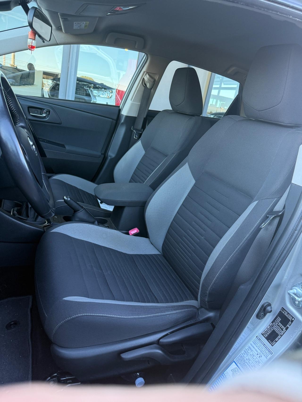 Toyota Auris 1.4 D-4D 90cv LOUNGE my16"