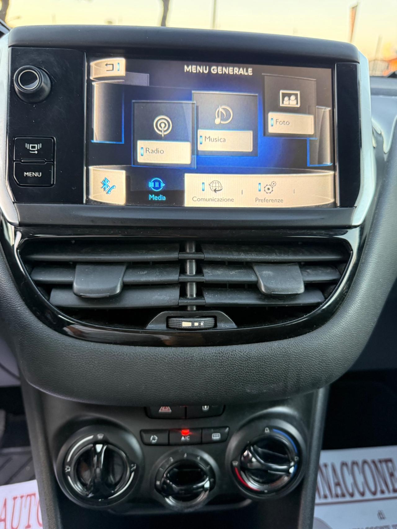 Peugeot 208 2014 140 mila km