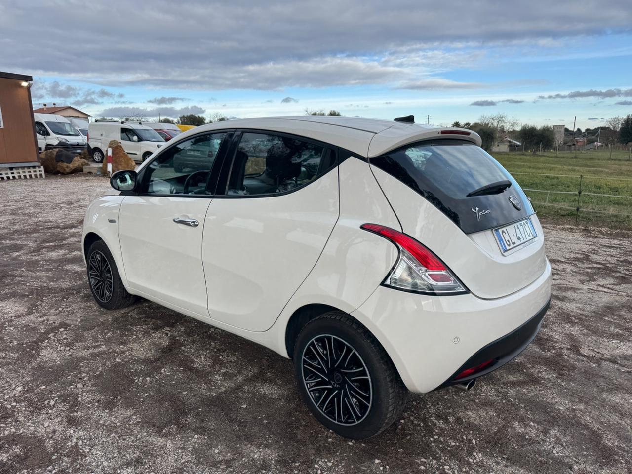 Lancia Ypsilon 1.0 FireFly 5 porte S&S Hybrid Ecochic Gold