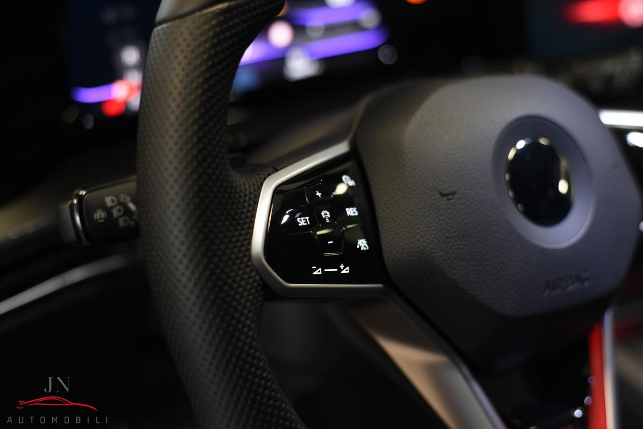 Volkswagen Golf GTI Golf 2.0 TSI GTI