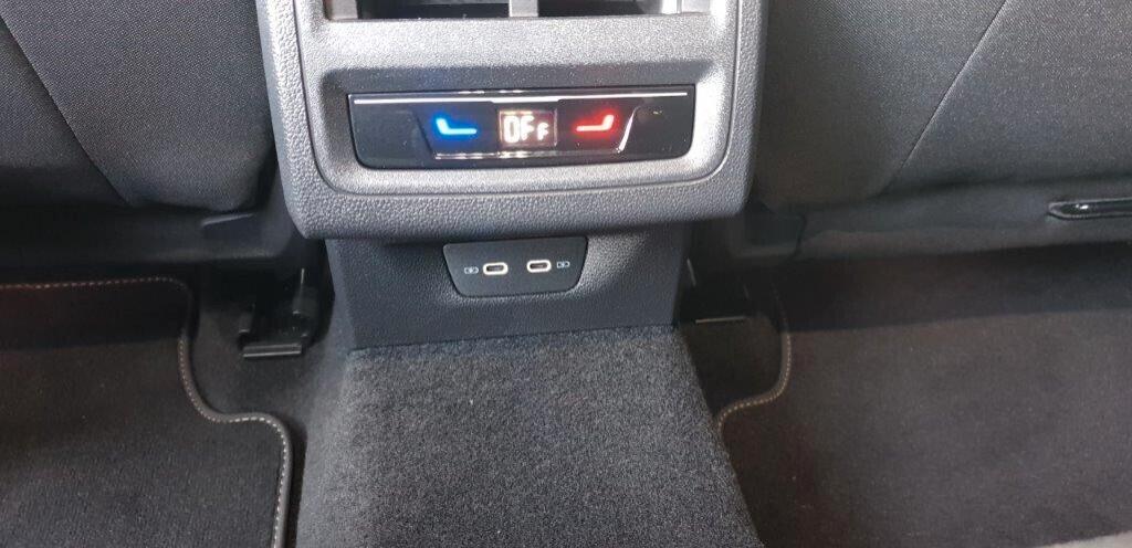 Volkswagen Golf 2.0 TDI 150 CV DSG SCR Style AZIENDALE 11.000 KM