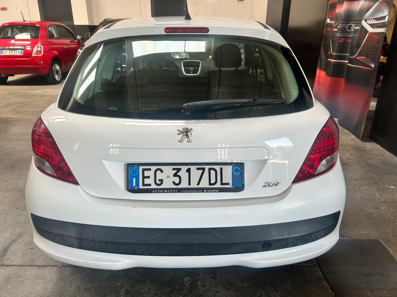 Peugeot 207 1400 hdi 60 cv neopatentati