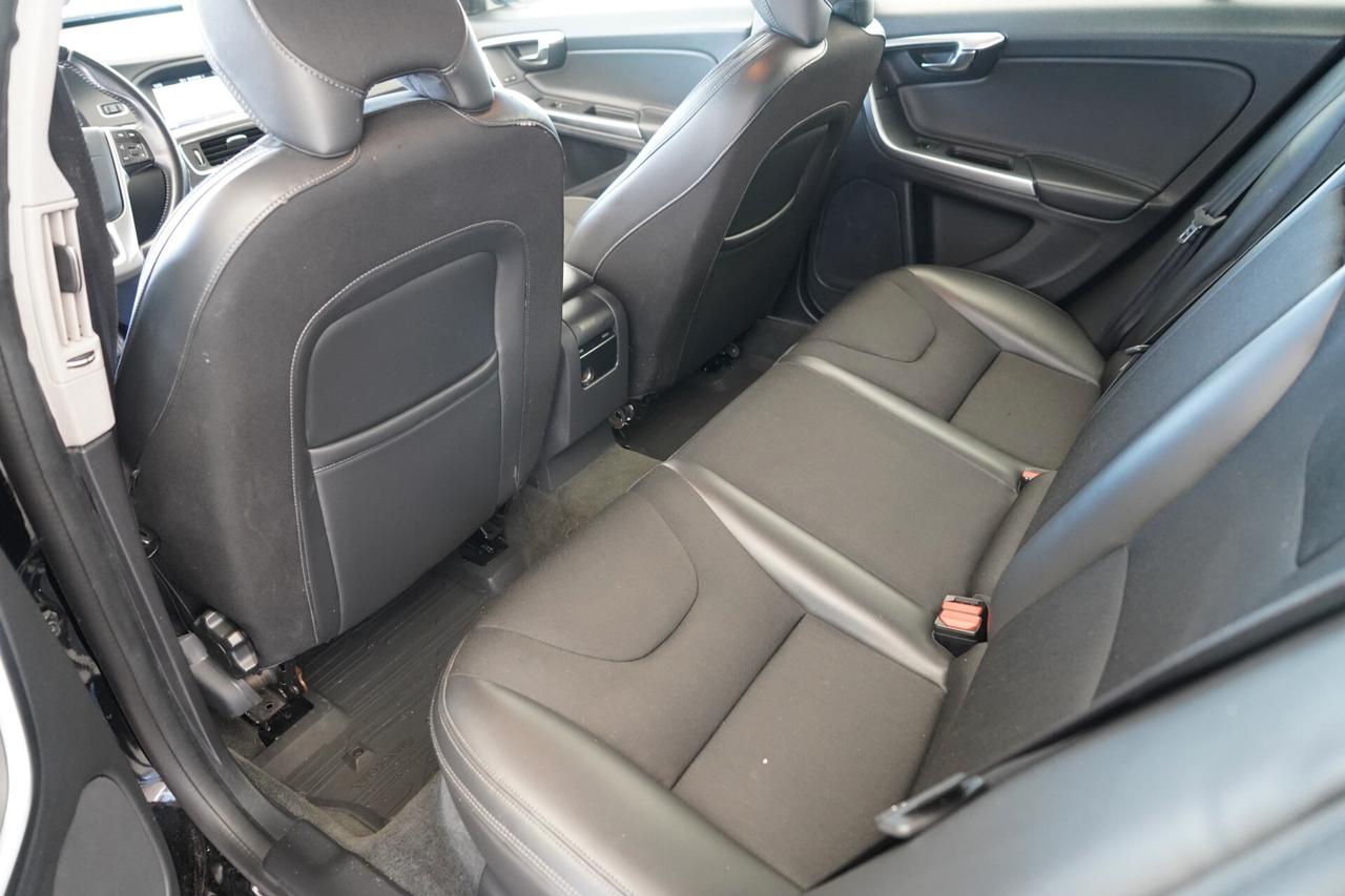 Volvo V60 Cross Country D3 Geartronic Business